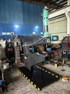 储能钣金机柜压铆机，气动/液压压铆设备厂家 1米吼深