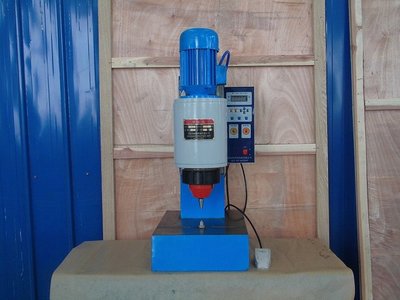 贝瑞克JM6T铆接机厂家，武汉铆接机厂家，湖北铆接机厂家