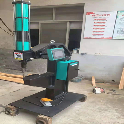 无铆钉铆接机，无铆钉铆接设备，无钉铆接机